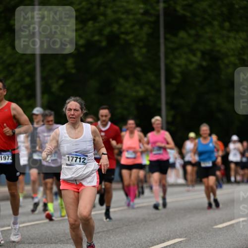 29.06.2025 - hella hamburg halbmarathon Dr. Thomas Lammeyer http://msf.ph/oto/8508984 29.06.2025 10:30:44 Kennedybrücke 1300, 1479, 1973, 3617, 4267, 4268, 4315, 4358, 5494, 5497, 6159, 6637, 7069, 8281, 8306, 8674, 8942, 9573, 9811, 10104, 10465, 11110, 11139 meine-sportfotos.de