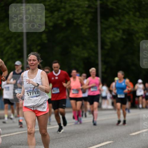 29.06.2025 - hella hamburg halbmarathon Dr. Thomas Lammeyer http://msf.ph/oto/8508991 29.06.2025 10:30:44 Kennedybrücke 1300, 1479, 1973, 3617, 4267, 4268, 4315, 4358, 5494, 5497, 6159, 6637, 7069, 8281, 8306, 8674, 8942, 9573, 9811, 10104, 10465, 11110, 11139 meine-sportfotos.de