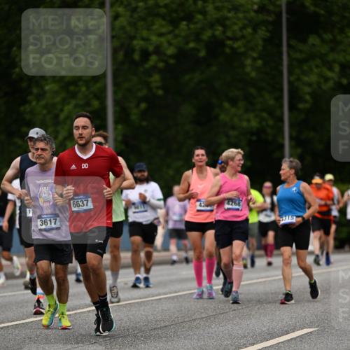 29.06.2025 - hella hamburg halbmarathon Dr. Thomas Lammeyer http://msf.ph/oto/8509008 29.06.2025 10:30:46 Kennedybrücke 1300, 1479, 1973, 3617, 4267, 4268, 4315, 4358, 5494, 5497, 6159, 6637, 7069, 8281, 8306, 8674, 8942, 9573, 9811, 10104, 10465, 11110, 11139 meine-sportfotos.de
