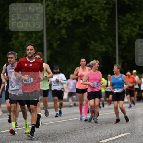 29.06.2025 - hella hamburg halbmarathon Dr. Thomas Lammeyer http://msf.ph/oto/8509011 29.06.2025 10:30:46 Kennedybrücke 1300, 1479, 1973, 3617, 4267, 4268, 4315, 4358, 5494, 5497, 6159, 6637, 7069, 8281, 8306, 8674, 8942, 9573, 9811, 10104, 10465, 11110, 11139 meine-sportfotos.de
