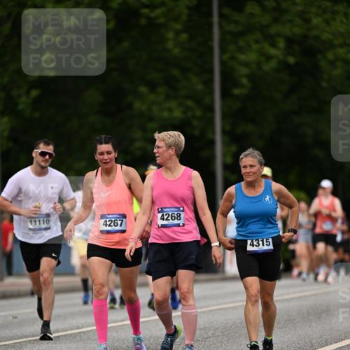 29.06.2025 - hella hamburg halbmarathon Dr. Thomas Lammeyer http://msf.ph/oto/8509026 29.06.2025 10:30:49 Kennedybrücke 1300, 1479, 1973, 2775, 3617, 4267, 4268, 4315, 4358, 4844, 5494, 5497, 6159, 6637, 6905, 8281, 8306, 8674, 8942, 9811, 10104, 10465, 11110, 11139 meine-sportfotos.de