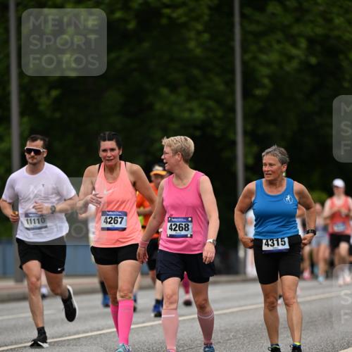 29.06.2025 - hella hamburg halbmarathon Dr. Thomas Lammeyer http://msf.ph/oto/8509033 29.06.2025 10:30:49 Kennedybrücke 1300, 1479, 1973, 2775, 3617, 4267, 4268, 4315, 4358, 4844, 5494, 5497, 6159, 6637, 6905, 8281, 8306, 8674, 8942, 9811, 10104, 10465, 11110, 11139 meine-sportfotos.de