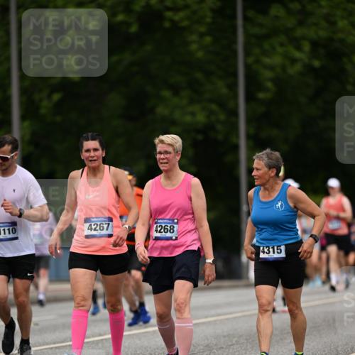 29.06.2025 - hella hamburg halbmarathon Dr. Thomas Lammeyer http://msf.ph/oto/8509038 29.06.2025 10:30:50 Kennedybrücke 1300, 1479, 1973, 2306, 2775, 3617, 4267, 4268, 4315, 4358, 4844, 5494, 6159, 6637, 6905, 8281, 8306, 8674, 8942, 9811, 10104, 10465, 11110, 11139 meine-sportfotos.de