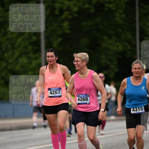 29.06.2025 - hella hamburg halbmarathon Dr. Thomas Lammeyer http://msf.ph/oto/8509049 29.06.2025 10:30:51 Kennedybrücke 1300, 1479, 1973, 2306, 2775, 3617, 4267, 4268, 4315, 4358, 4844, 5494, 6159, 6637, 6905, 7929, 8281, 8306, 8674, 8942, 9811, 10104, 10465, 11110, 11139 meine-sportfotos.de