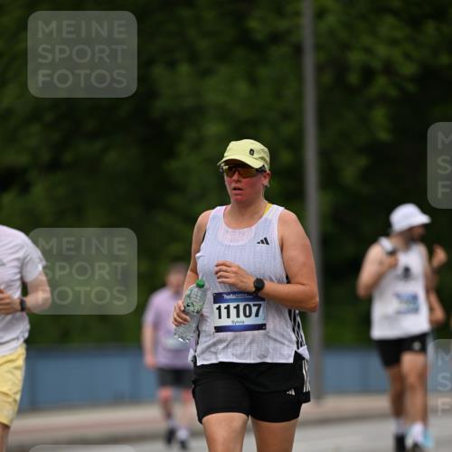 29.06.2025 - hella hamburg halbmarathon Dr. Thomas Lammeyer http://msf.ph/oto/8509073 29.06.2025 10:30:58 Kennedybrücke 1300, 1973, 2306, 2775, 3617, 4267, 4268, 4315, 4358, 4844, 5494, 6159, 6625, 6637, 6905, 7929, 8281, 8306, 8674, 8942, 9811, 10104, 11110, 11256 meine-sportfotos.de