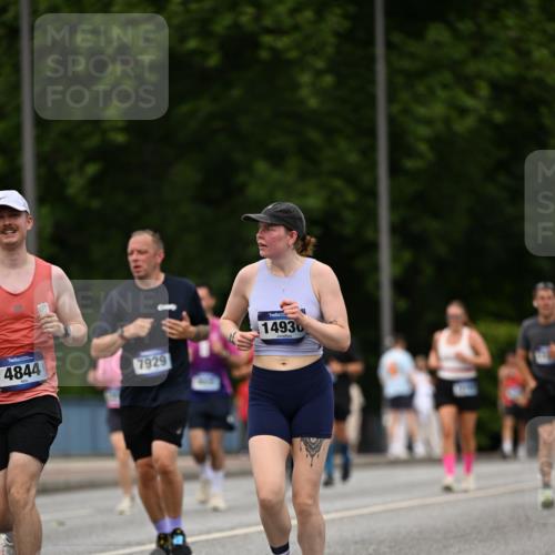 29.06.2025 - hella hamburg halbmarathon Dr. Thomas Lammeyer http://msf.ph/oto/8509092 29.06.2025 10:31:02 Kennedybrücke 1300, 1481, 2306, 2775, 3617, 4267, 4268, 4315, 4358, 4844, 5494, 6159, 6625, 6905, 7929, 8281, 8306, 8674, 8942, 9811, 10077, 10104, 11110, 11256 meine-sportfotos.de