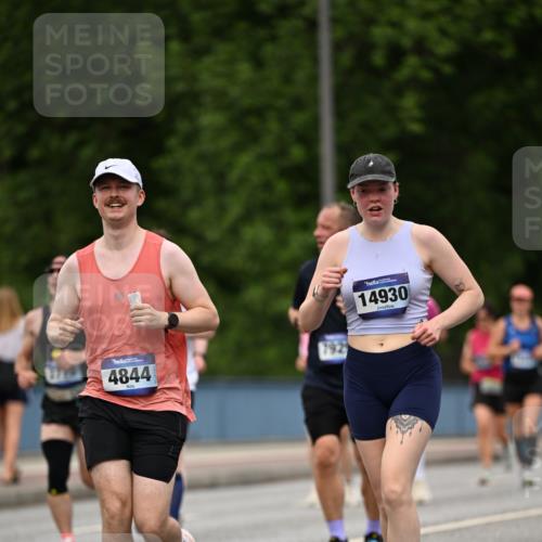 29.06.2025 - hella hamburg halbmarathon Dr. Thomas Lammeyer http://msf.ph/oto/8509113 29.06.2025 10:31:03 Kennedybrücke 1300, 1481, 2306, 2775, 4267, 4268, 4315, 4844, 5494, 6159, 6625, 6905, 7929, 8281, 8306, 8674, 8942, 9811, 10077, 10104, 11110, 11256 meine-sportfotos.de