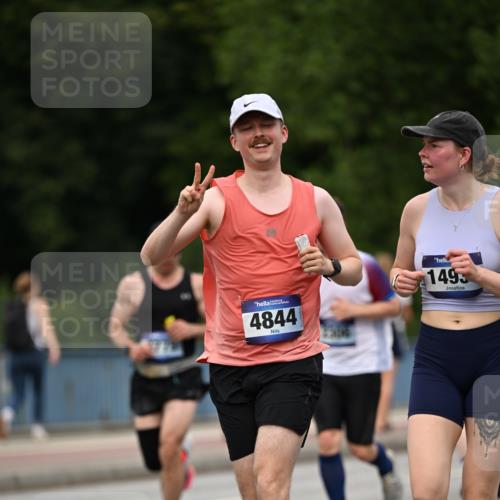 29.06.2025 - hella hamburg halbmarathon Dr. Thomas Lammeyer http://msf.ph/oto/8509126 29.06.2025 10:31:04 Kennedybrücke 1300, 1481, 2306, 2775, 4267, 4268, 4315, 4844, 5494, 6625, 6905, 7929, 8281, 8306, 8674, 8942, 9688, 9811, 10077, 10104, 11110, 11256 meine-sportfotos.de