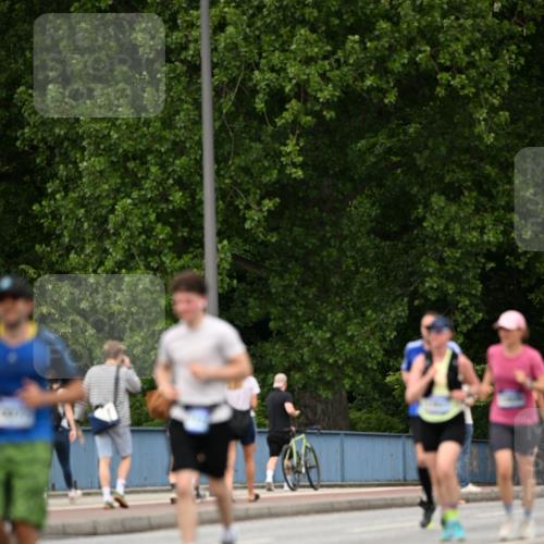 29.06.2025 - hella hamburg halbmarathon Dr. Thomas Lammeyer http://msf.ph/oto/8509156 29.06.2025 10:31:14 Kennedybrücke 1300, 1481, 2306, 2775, 3389, 4844, 6625, 6905, 7929, 8674, 9688, 10077, 10158, 11256 meine-sportfotos.de