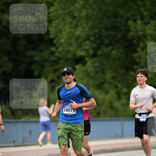 29.06.2025 - hella hamburg halbmarathon Dr. Thomas Lammeyer http://msf.ph/oto/8509164 29.06.2025 10:31:15 Kennedybrücke 1481, 2045, 2306, 2775, 3389, 4844, 6214, 6625, 6905, 7929, 9688, 10077, 10158, 11256 meine-sportfotos.de