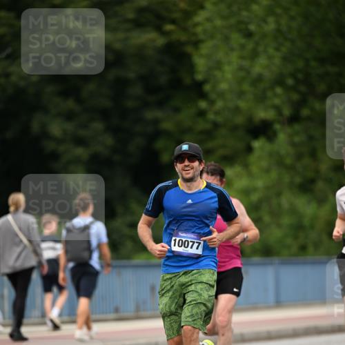 29.06.2025 - hella hamburg halbmarathon Dr. Thomas Lammeyer http://msf.ph/oto/8509171 29.06.2025 10:31:15 Kennedybrücke 1481, 2045, 2306, 2775, 3389, 4844, 6214, 6625, 6905, 7929, 9688, 10077, 10158, 11256 meine-sportfotos.de
