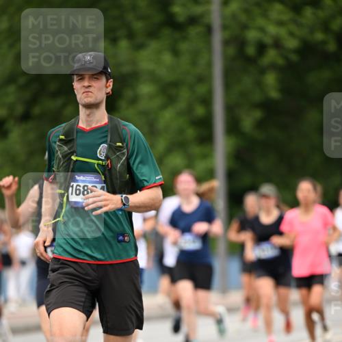 29.06.2025 - hella hamburg halbmarathon Dr. Thomas Lammeyer http://msf.ph/oto/8509228 29.06.2025 10:31:27 Kennedybrücke 1481, 2045, 2643, 3389, 4507, 4509, 5177, 5495, 6214, 7314, 7978, 8085, 9688, 10077, 10158, 10205 meine-sportfotos.de
