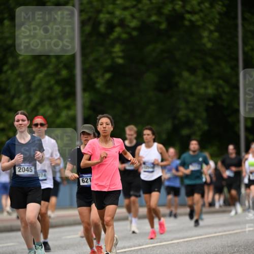 29.06.2025 - hella hamburg halbmarathon Dr. Thomas Lammeyer http://msf.ph/oto/8509233 29.06.2025 10:31:28 Kennedybrücke 1481, 2045, 2643, 3389, 4507, 4509, 5177, 5495, 6214, 7314, 7978, 8085, 9688, 10077, 10158, 10205 meine-sportfotos.de