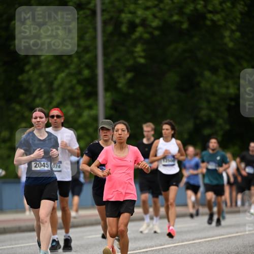 29.06.2025 - hella hamburg halbmarathon Dr. Thomas Lammeyer http://msf.ph/oto/8509235 29.06.2025 10:31:28 Kennedybrücke 1481, 2045, 2643, 3389, 4507, 4509, 5177, 5495, 6214, 7314, 7978, 8085, 9688, 10077, 10158, 10205 meine-sportfotos.de