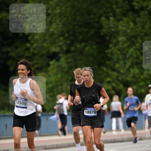 29.06.2025 - hella hamburg halbmarathon Dr. Thomas Lammeyer http://msf.ph/oto/8509255 29.06.2025 10:31:33 Kennedybrücke 2045, 2643, 3389, 4507, 4509, 5177, 5369, 5495, 6214, 7314, 7944, 7978, 8085, 8215, 9688, 10158, 10205 meine-sportfotos.de