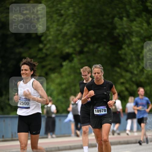 29.06.2025 - hella hamburg halbmarathon Dr. Thomas Lammeyer http://msf.ph/oto/8509258 29.06.2025 10:31:33 Kennedybrücke 2045, 2643, 3389, 4507, 4509, 5177, 5369, 5495, 6214, 7314, 7944, 7978, 8085, 8215, 9688, 10158, 10205 meine-sportfotos.de