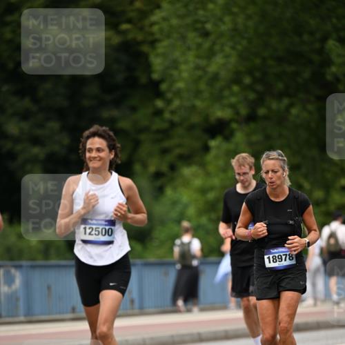 29.06.2025 - hella hamburg halbmarathon Dr. Thomas Lammeyer http://msf.ph/oto/8509261 29.06.2025 10:31:33 Kennedybrücke 2045, 2643, 3389, 4507, 4509, 5177, 5369, 5495, 6214, 7314, 7944, 7978, 8085, 8215, 9688, 10158, 10205 meine-sportfotos.de