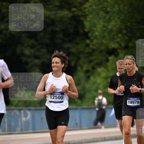 29.06.2025 - hella hamburg halbmarathon Dr. Thomas Lammeyer http://msf.ph/oto/8509265 29.06.2025 10:31:33 Kennedybrücke 2045, 2643, 3389, 4507, 4509, 5177, 5369, 5495, 6214, 7314, 7944, 7978, 8085, 8215, 9688, 10158, 10205 meine-sportfotos.de