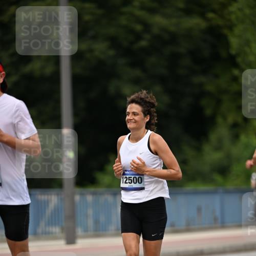 29.06.2025 - hella hamburg halbmarathon Dr. Thomas Lammeyer http://msf.ph/oto/8509266 29.06.2025 10:31:34 Kennedybrücke 2045, 2080, 2643, 3389, 4507, 4509, 5177, 5369, 5495, 6214, 7314, 7944, 7978, 8085, 8215, 9688, 10158, 10205 meine-sportfotos.de