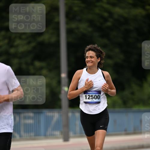 29.06.2025 - hella hamburg halbmarathon Dr. Thomas Lammeyer http://msf.ph/oto/8509270 29.06.2025 10:31:34 Kennedybrücke 2045, 2080, 2643, 3389, 4507, 4509, 5177, 5369, 5495, 6214, 7314, 7944, 7978, 8085, 8215, 9688, 10158, 10205 meine-sportfotos.de