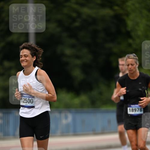 29.06.2025 - hella hamburg halbmarathon Dr. Thomas Lammeyer http://msf.ph/oto/8509276 29.06.2025 10:31:34 Kennedybrücke 2045, 2080, 2643, 3389, 4507, 4509, 5177, 5369, 5495, 6214, 7314, 7944, 7978, 8085, 8215, 9688, 10158, 10205 meine-sportfotos.de