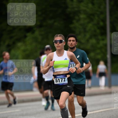 29.06.2025 - hella hamburg halbmarathon Dr. Thomas Lammeyer http://msf.ph/oto/8509283 29.06.2025 10:31:36 Kennedybrücke 2045, 2080, 2643, 3389, 4507, 4509, 5177, 5369, 5495, 5825, 6214, 7314, 7944, 7978, 8085, 8215, 9567, 10158, 10205 meine-sportfotos.de