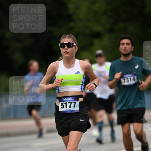 29.06.2025 - hella hamburg halbmarathon Dr. Thomas Lammeyer http://msf.ph/oto/8509294 29.06.2025 10:31:37 Kennedybrücke 2045, 2080, 2643, 3389, 4507, 4509, 5177, 5369, 5495, 5825, 6214, 7314, 7944, 7978, 8085, 8215, 9567, 10158, 10205 meine-sportfotos.de