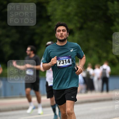 29.06.2025 - hella hamburg halbmarathon Dr. Thomas Lammeyer http://msf.ph/oto/8509298 29.06.2025 10:31:38 Kennedybrücke 2045, 2080, 2643, 3389, 4507, 4509, 5177, 5369, 5495, 5825, 6214, 7314, 7944, 7978, 8085, 8215, 9567, 10158, 10205 meine-sportfotos.de