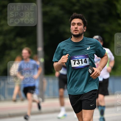 29.06.2025 - hella hamburg halbmarathon Dr. Thomas Lammeyer http://msf.ph/oto/8509314 29.06.2025 10:31:39 Kennedybrücke 2045, 2080, 2643, 3389, 4507, 4509, 5177, 5369, 5495, 5825, 6214, 7314, 7944, 7978, 8085, 8215, 9567, 10205 meine-sportfotos.de