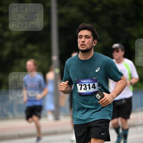 29.06.2025 - hella hamburg halbmarathon Dr. Thomas Lammeyer http://msf.ph/oto/8509315 29.06.2025 10:31:39 Kennedybrücke 2045, 2080, 2643, 3389, 4507, 4509, 5177, 5369, 5495, 5825, 6214, 7314, 7944, 7978, 8085, 8215, 9567, 10205 meine-sportfotos.de