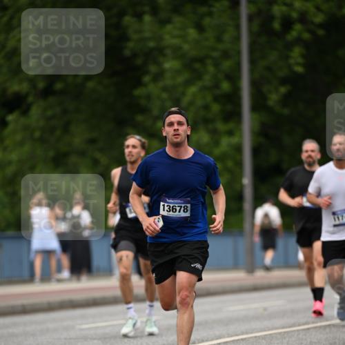 29.06.2025 - hella hamburg halbmarathon Dr. Thomas Lammeyer http://msf.ph/oto/8509349 29.06.2025 10:31:43 Kennedybrücke 1793, 2045, 2080, 2643, 4507, 4509, 5177, 5369, 5495, 5825, 6214, 7234, 7314, 7944, 7978, 8085, 8215, 9567, 10205 meine-sportfotos.de