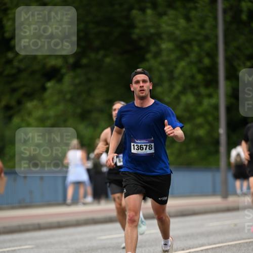29.06.2025 - hella hamburg halbmarathon Dr. Thomas Lammeyer http://msf.ph/oto/8509355 29.06.2025 10:31:43 Kennedybrücke 1793, 2045, 2080, 2643, 4507, 4509, 5177, 5369, 5495, 5825, 6214, 7234, 7314, 7944, 7978, 8085, 8215, 9567, 10205 meine-sportfotos.de