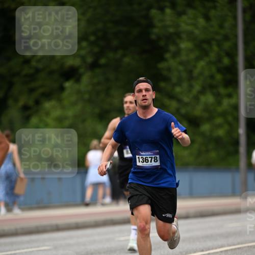 29.06.2025 - hella hamburg halbmarathon Dr. Thomas Lammeyer http://msf.ph/oto/8509356 29.06.2025 10:31:43 Kennedybrücke 1793, 2045, 2080, 2643, 4507, 4509, 5177, 5369, 5495, 5825, 6214, 7234, 7314, 7944, 7978, 8085, 8215, 9567, 10205 meine-sportfotos.de
