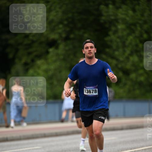 29.06.2025 - hella hamburg halbmarathon Dr. Thomas Lammeyer http://msf.ph/oto/8509358 29.06.2025 10:31:43 Kennedybrücke 1793, 2045, 2080, 2643, 4507, 4509, 5177, 5369, 5495, 5825, 6214, 7234, 7314, 7944, 7978, 8085, 8215, 9567, 10205 meine-sportfotos.de