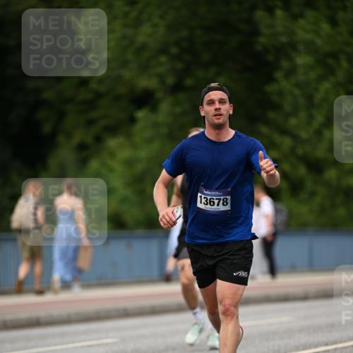 29.06.2025 - hella hamburg halbmarathon Dr. Thomas Lammeyer http://msf.ph/oto/8509362 29.06.2025 10:31:43 Kennedybrücke 1793, 2045, 2080, 2643, 4507, 4509, 5177, 5369, 5495, 5825, 6214, 7234, 7314, 7944, 7978, 8085, 8215, 9567, 10205 meine-sportfotos.de