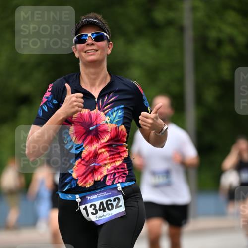 29.06.2025 - hella hamburg halbmarathon Dr. Thomas Lammeyer http://msf.ph/oto/8509391 29.06.2025 10:31:46 Kennedybrücke 1148, 1793, 2080, 2643, 4372, 4507, 4509, 5177, 5369, 5495, 5825, 7234, 7314, 7944, 7978, 8085, 8215, 8327, 9567, 10205 meine-sportfotos.de