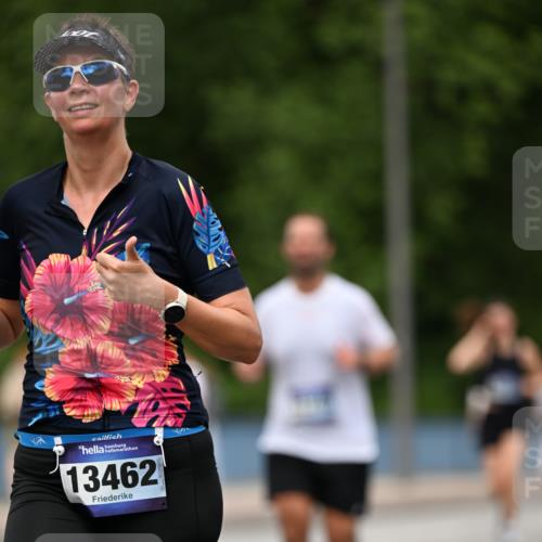 29.06.2025 - hella hamburg halbmarathon Dr. Thomas Lammeyer http://msf.ph/oto/8509394 29.06.2025 10:31:46 Kennedybrücke 1148, 1793, 2080, 2643, 4372, 4507, 4509, 5177, 5369, 5495, 5825, 7234, 7314, 7944, 7978, 8085, 8215, 8327, 9567, 10205 meine-sportfotos.de