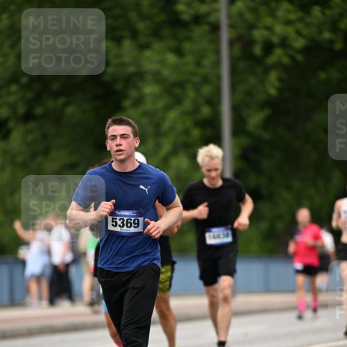 29.06.2025 - hella hamburg halbmarathon Dr. Thomas Lammeyer http://msf.ph/oto/8509418 29.06.2025 10:31:49 Kennedybrücke 1148, 1793, 2080, 2643, 4372, 5177, 5369, 5495, 5825, 7234, 7314, 7944, 7978, 8085, 8215, 8327, 9567, 10205 meine-sportfotos.de