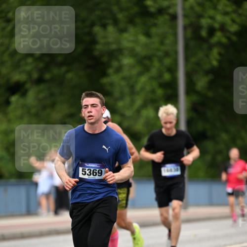 29.06.2025 - hella hamburg halbmarathon Dr. Thomas Lammeyer http://msf.ph/oto/8509419 29.06.2025 10:31:49 Kennedybrücke 1148, 1793, 2080, 2643, 4372, 5177, 5369, 5495, 5825, 7234, 7314, 7944, 7978, 8085, 8215, 8327, 9567, 10205 meine-sportfotos.de