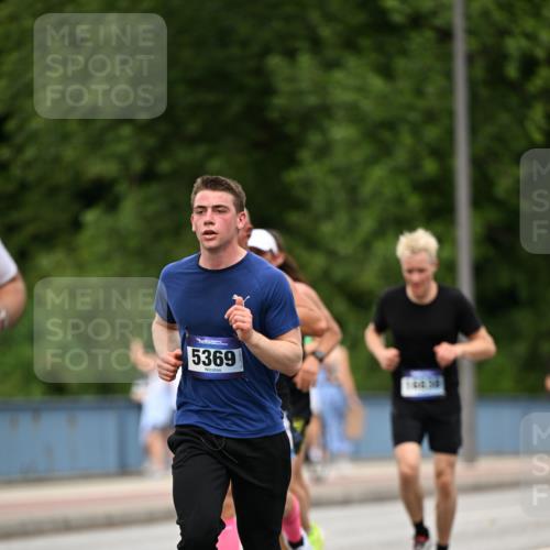 29.06.2025 - hella hamburg halbmarathon Dr. Thomas Lammeyer http://msf.ph/oto/8509420 29.06.2025 10:31:49 Kennedybrücke 1148, 1793, 2080, 2643, 4372, 5177, 5369, 5495, 5825, 7234, 7314, 7944, 7978, 8085, 8215, 8327, 9567, 10205 meine-sportfotos.de