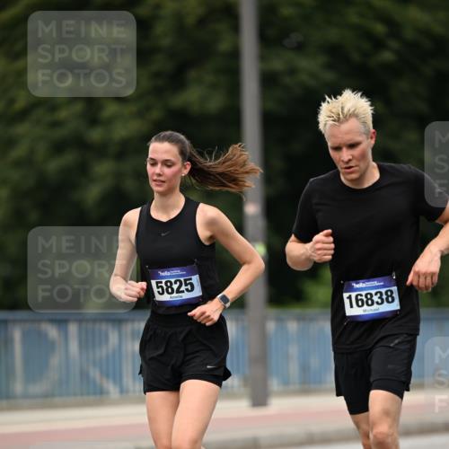 29.06.2025 - hella hamburg halbmarathon Dr. Thomas Lammeyer http://msf.ph/oto/8509454 29.06.2025 10:31:53 Kennedybrücke 1148, 1530, 1793, 2080, 2643, 4372, 5369, 5495, 5825, 5903, 7234, 7944, 7978, 8085, 8215, 8327, 9567 meine-sportfotos.de