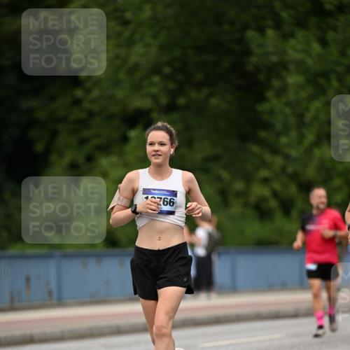 29.06.2025 - hella hamburg halbmarathon Dr. Thomas Lammeyer http://msf.ph/oto/8509465 29.06.2025 10:31:54 Kennedybrücke 1148, 1530, 1793, 2080, 2643, 4372, 5369, 5495, 5825, 5903, 7234, 7944, 7978, 8085, 8215, 8327, 9567 meine-sportfotos.de