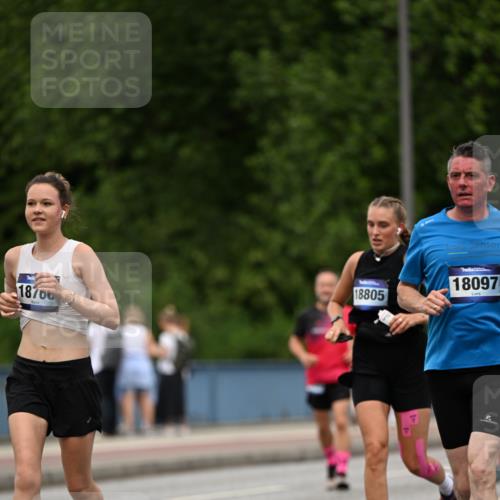 29.06.2025 - hella hamburg halbmarathon Dr. Thomas Lammeyer http://msf.ph/oto/8509470 29.06.2025 10:31:54 Kennedybrücke 1148, 1530, 1793, 2080, 2643, 4372, 5369, 5495, 5825, 5903, 7234, 7944, 7978, 8085, 8215, 8327, 9567 meine-sportfotos.de