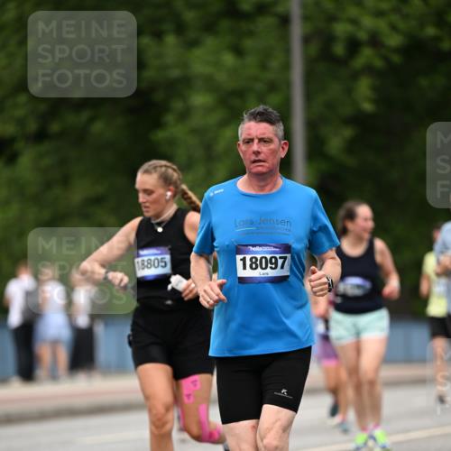 29.06.2025 - hella hamburg halbmarathon Dr. Thomas Lammeyer http://msf.ph/oto/8509479 29.06.2025 10:31:55 Kennedybrücke 1148, 1530, 1793, 2080, 2643, 4372, 5369, 5495, 5825, 5903, 7234, 7944, 7978, 8085, 8215, 8327, 9567 meine-sportfotos.de