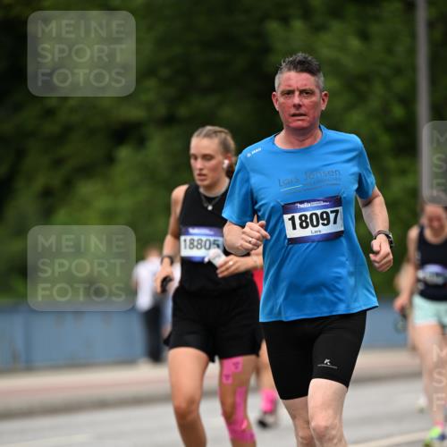 29.06.2025 - hella hamburg halbmarathon Dr. Thomas Lammeyer http://msf.ph/oto/8509481 29.06.2025 10:31:55 Kennedybrücke 1148, 1530, 1793, 2080, 2643, 4372, 5369, 5495, 5825, 5903, 7234, 7944, 7978, 8085, 8215, 8327, 9567 meine-sportfotos.de