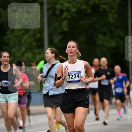 29.06.2025 - hella hamburg halbmarathon Dr. Thomas Lammeyer http://msf.ph/oto/8509497 29.06.2025 10:31:57 Kennedybrücke 1148, 1530, 1793, 2080, 4372, 5369, 5825, 5903, 7234, 7944, 8215, 8327, 9567 meine-sportfotos.de