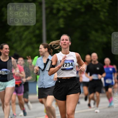 29.06.2025 - hella hamburg halbmarathon Dr. Thomas Lammeyer http://msf.ph/oto/8509499 29.06.2025 10:31:57 Kennedybrücke 1148, 1530, 1793, 2080, 4372, 5369, 5825, 5903, 7234, 7944, 8215, 8327, 9567 meine-sportfotos.de
