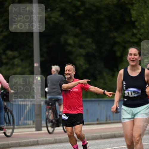 29.06.2025 - hella hamburg halbmarathon Dr. Thomas Lammeyer http://msf.ph/oto/8509512 29.06.2025 10:31:59 Kennedybrücke 1148, 1530, 1793, 2080, 4372, 5369, 5825, 5903, 7234, 7944, 8215, 8327, 9567 meine-sportfotos.de