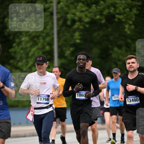 29.06.2025 - hella hamburg halbmarathon Dr. Thomas Lammeyer http://msf.ph/oto/8509638 29.06.2025 10:32:15 Kennedybrücke 1148, 1530, 4372, 5285, 5707, 5903, 5939, 7497, 7667, 7764, 7980, 8327, 9855, 10412, 10413 meine-sportfotos.de