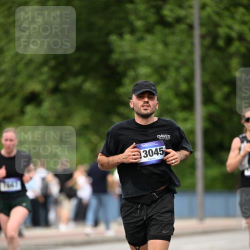 29.06.2025 - hella hamburg halbmarathon Dr. Thomas Lammeyer http://msf.ph/oto/8509709 29.06.2025 10:32:23 Kennedybrücke 5285, 5707, 5939, 6102, 7497, 7667, 7764, 7980, 9855, 10412, 10413 meine-sportfotos.de